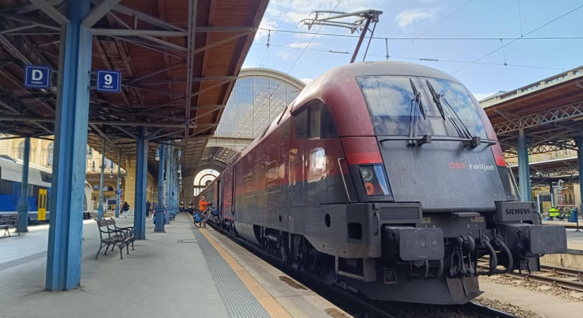 Kábeltűz ütött ki a fontos vasúti vonalon, estig szünetel a vonatközlekedés