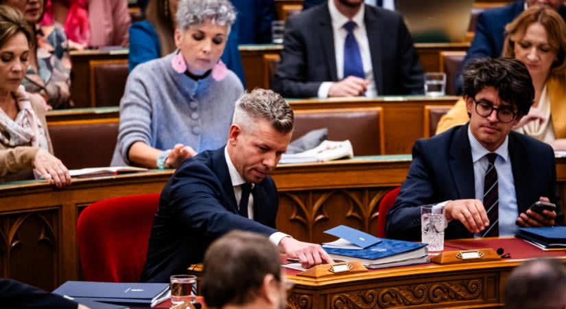 Magyar Péter kommentben közölte Gyula polgármesterével: ő mond beszédet október 6-án a városban