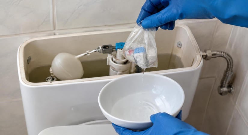 Kevesen ismerik ezt a WC-tartályos trükköt, pedig rengeteg súrolást megspórolhat