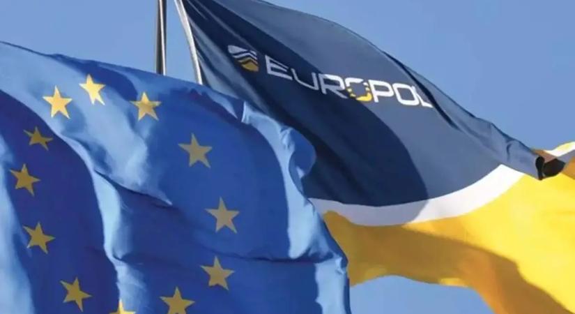 Europol: több mint ezer emberkereskedőt állítottak elő egy 59 ország részvételével zajlott művelet során