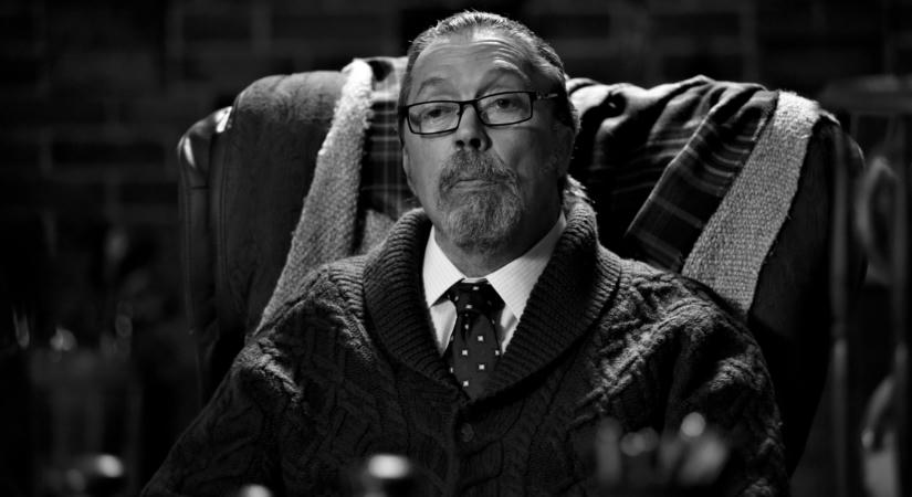 80 éves korában elhunyt Tim Curry, a Rocky Horror Picture Show, az Az és megannyi kult-klasszikus film sztárja