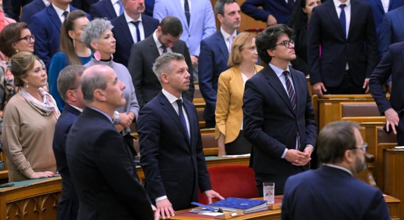 Felfüggesztette Magyar Péter mentelmi jogát a parlament