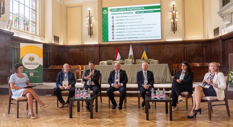 Bizalomról és felelősségről tanácskoztak a Debreceni Egyetemen
