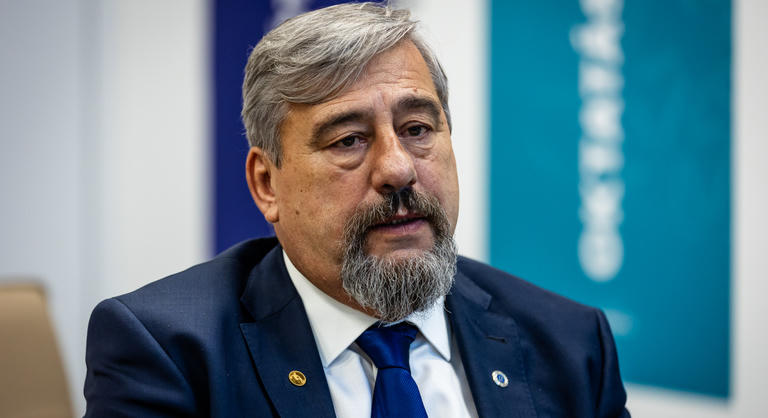 Mocsai Lajos távozik a Testnevelési Egyetemért Alapítvány éléről