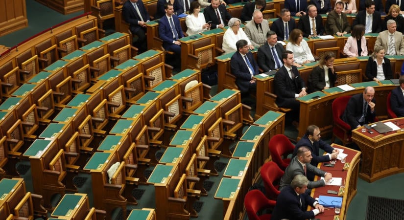 Bojkottálja a parlament rendkívüli ülését a Fidesz-KDNP