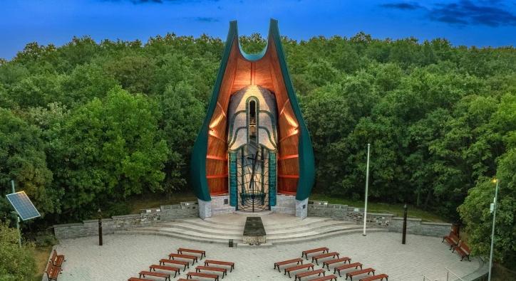 Családi kaland, hadtörténelem és panoráma a Pákozdi Katonai Emlékparkban. Időutazás a Velencei-tó partján.