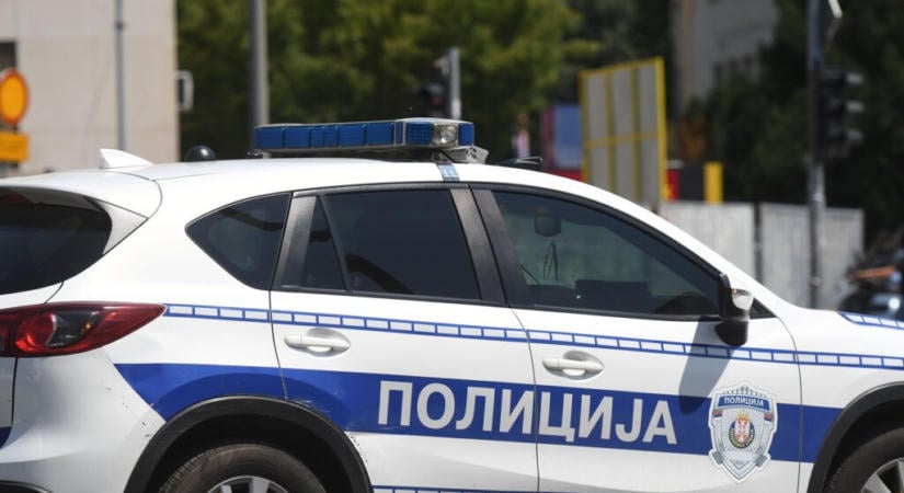 Nyolcan ültek az autóban, az édesapa részegen balesetet okozott