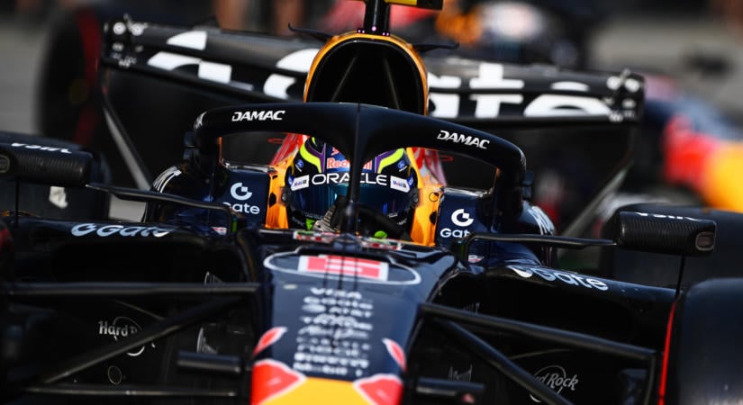 Büntetés az élmezőnyben, így változik az F1-es rajtsorrend