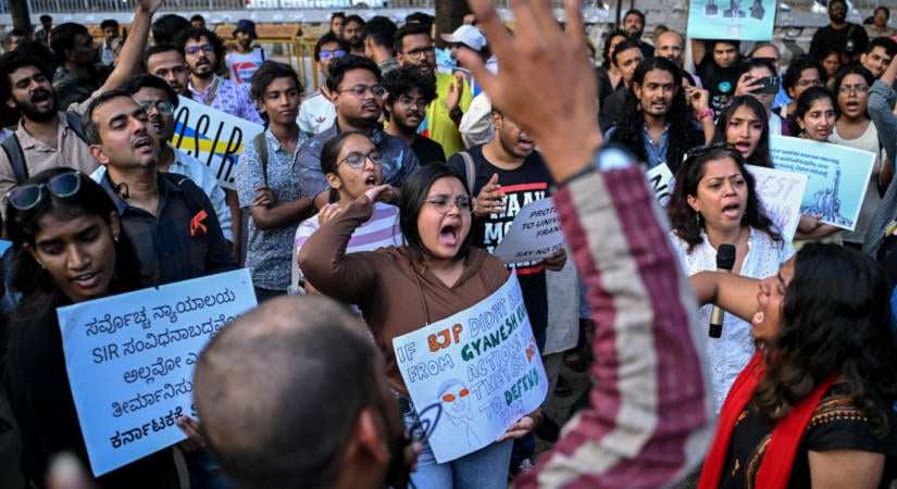 Letartóztatták az Új-Delhiben tüntető Csótány Néppárt vezetőit, India a diktatúra irányába fordulhat