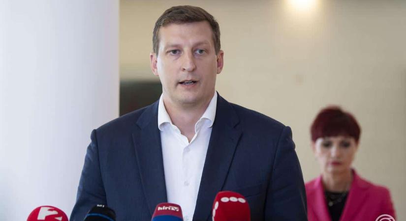 Panyi Miklós szerint ezért vették elő 10 nap után Ábrahám Róbert Kátai-Németh Vilmost sértő mondatát