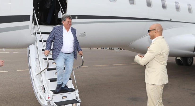 Mauritius oda-vissza 80 millióból: így utazgat a Duna Aszfalt tulajdonosa