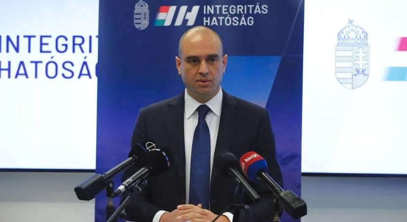 Elkésett az ÁSZ elnöke, ezért megszüntették a közigazgatási pert az Integritás Hatóság vezetője ellen