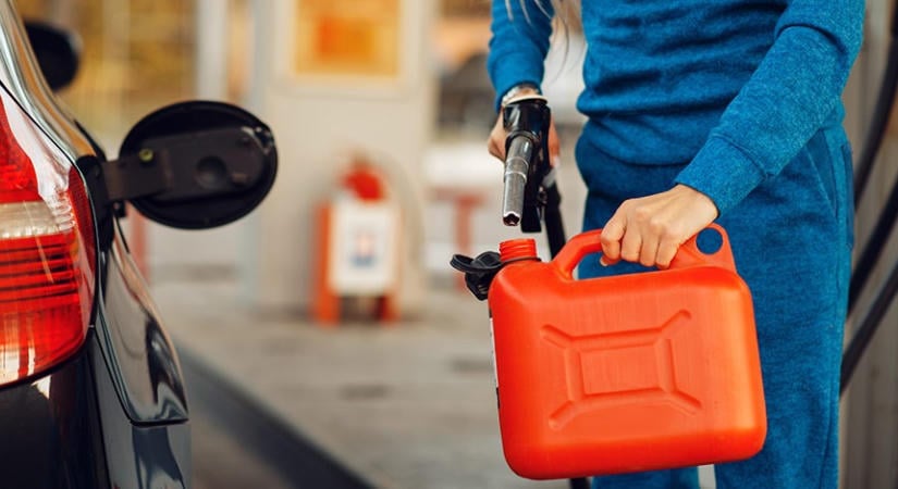 Még egy hétig nem változik az üzemanyagok jövedéki adója