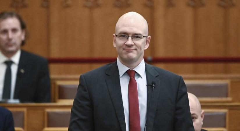 Magyar munkavállalói kvótához kötné a Jobbik a cégek támogatásait