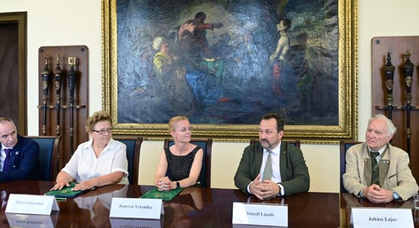 Élvonalban a cívisváros, különleges tanszéket hoz létre a Debreceni Egyetem