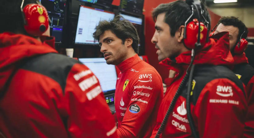 Megdöbbentő dokumentumot tettek Carlos Sainz elé a Ferrarinál