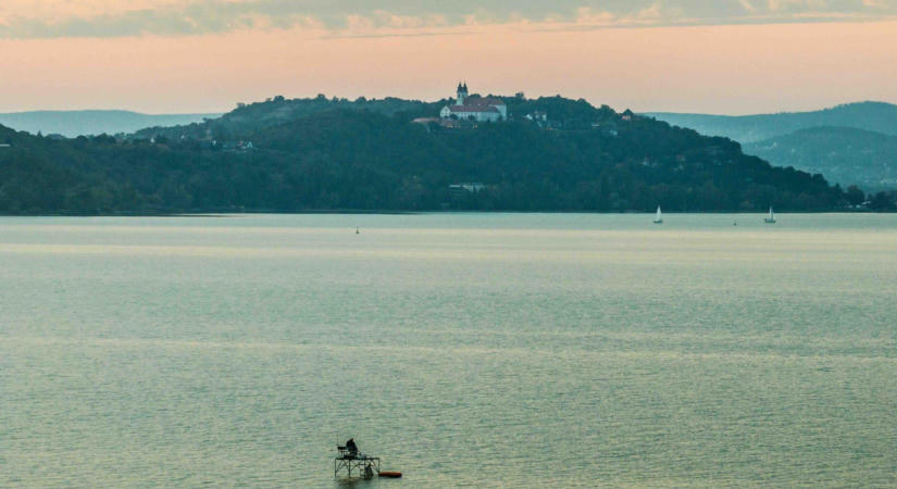 Augusztus 20-a után sem zár be a Balaton – egyre hosszabb a tó turisztikai szezonja