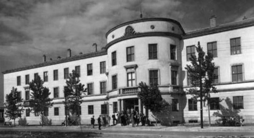 1969 szeptemberében történelmi napra ébredt Dunaújváros