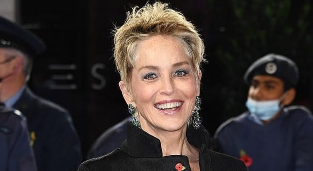 Sharon Stone szerint Sydney Sweeney-nek vállalnia kell a felelősséget