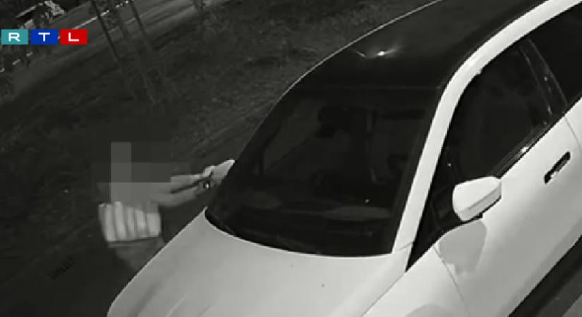 Letörte egy nő egy húszmilliós BMW visszapillantó tükrét Debrecenben