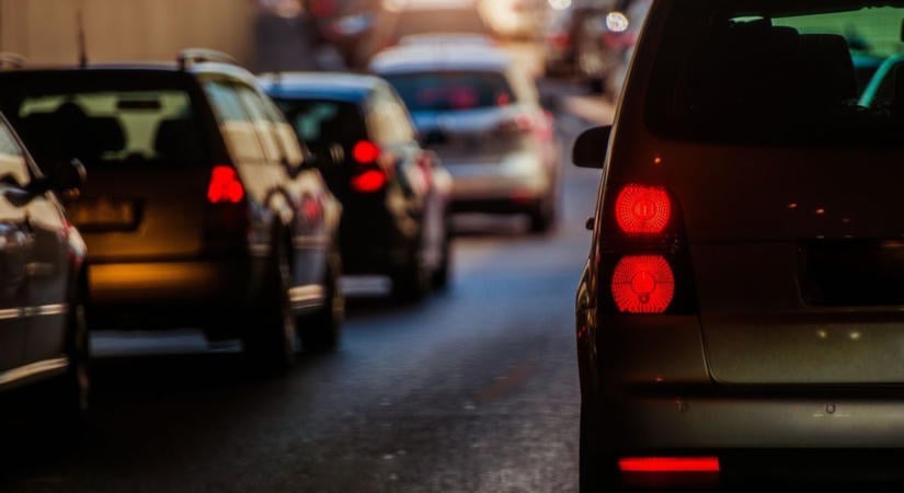 Újabb nehézségek az M5-ösön, erre készülj, ha útnak indulsz