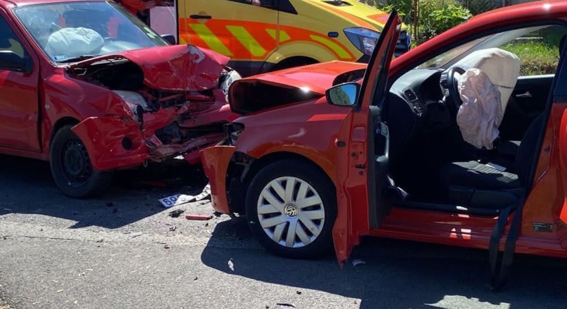 Újabb karambol Zalában, a 76-os főúton történt baleset