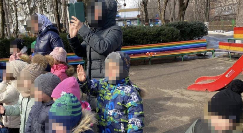 Meleglobbi? Szivárványos pad miatt nyomta fel a nyugger az óvodát