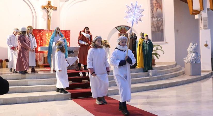 Így várták a Jézuskát az oladi templomban
