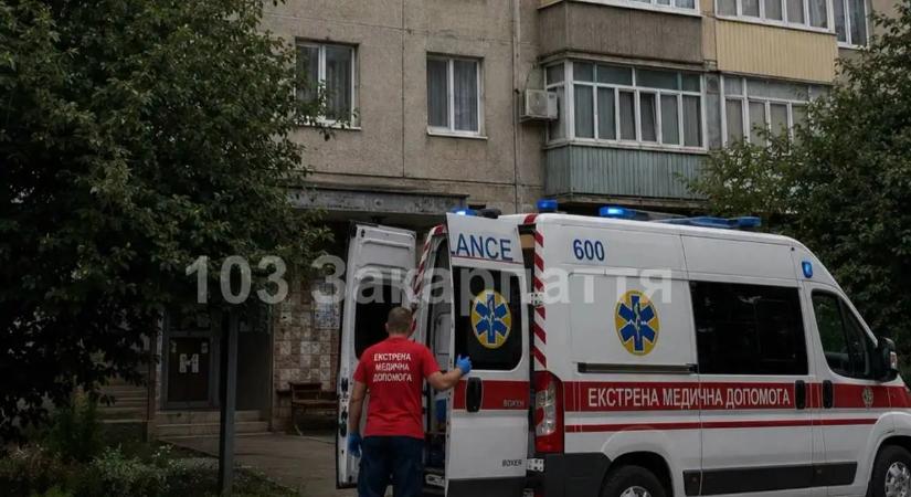 Részegen ugrott le a harmadik emeletről egy férfi Beregszászban