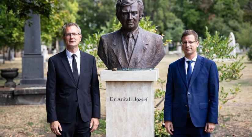 Kifakadt Antall József fia a Fideszre: méltatlan, ha a megemlékezés a politikai színház része