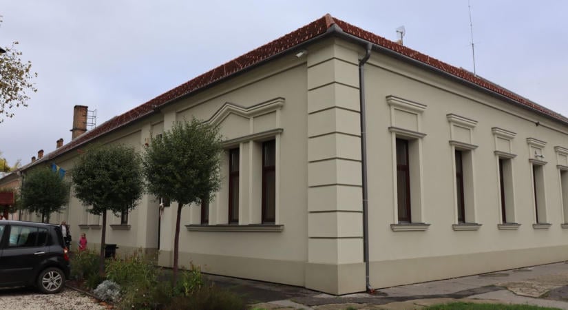 Hasznos segítséget kapnak a földeákiak, akár házhoz is viszik