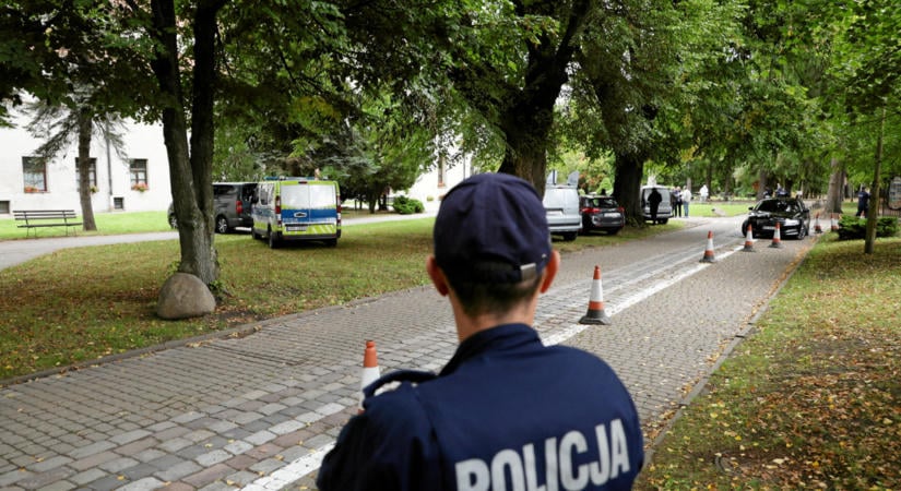 Késsel rontottak rájuk a kolostorban, a túlélő pap reakciója egész Lengyelországot megdöbbentette