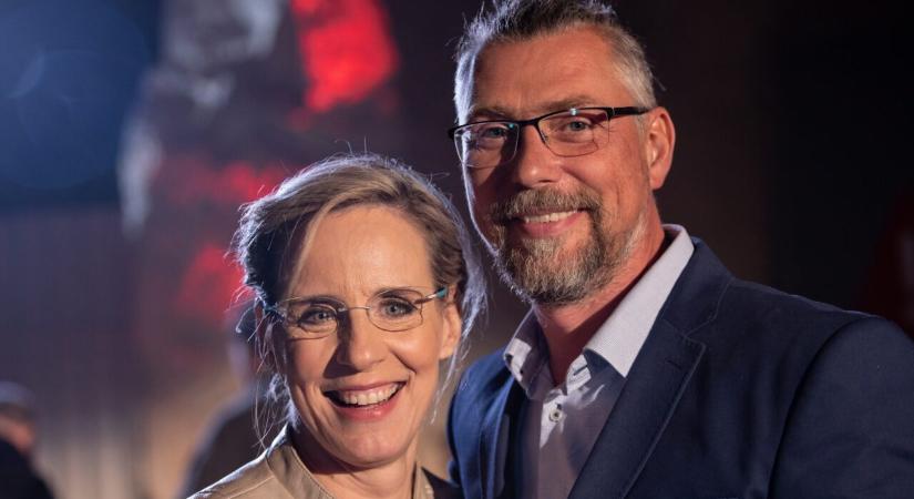 Pataki Zita és a férje balesetet szenvedett: elestek a biciklivel