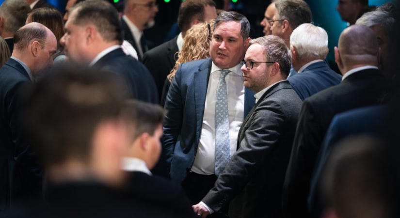 Egy dél-koreai üdülőszigeten is felbukkant a hivatali útjai során Nagy Márton