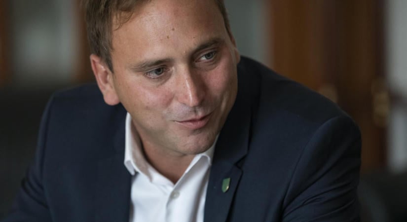 Kiengedték a rács mögül a parkfenntartási ügyben vesztegetéssel gyanúsított Őrsi Gergelyt