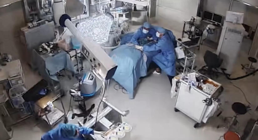 Videó: testükkel védték a beteget az orvosok a japán földrengés közben