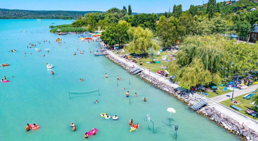Közpark lett két balatoni strandból