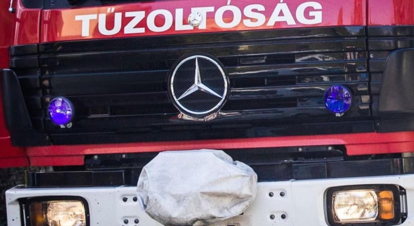 Kigyulladt egy garázs Várpalotán