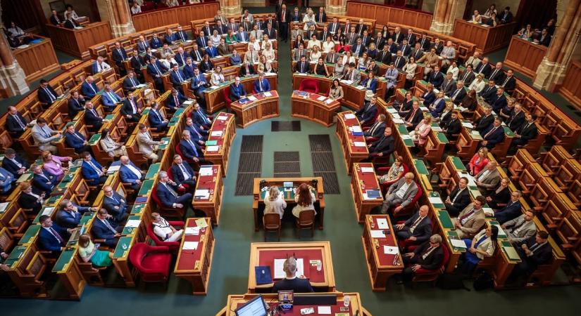Rendkívüli ülést kezdeményezett Ruff Bálint: kedden már szavazhatnak Sulyok Tamás elmozdításáról