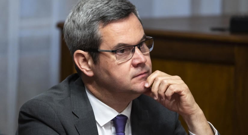 „Konzultálok Samuval meg Bencével, sztem egy kicsit oda kéne nekik baszni” – írta Takács Péter az orvosi kamara közleményéről négy évvel ezelőtt