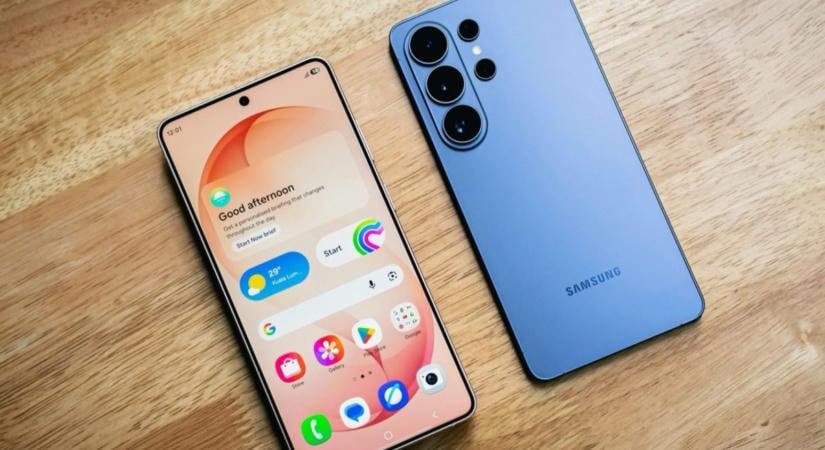 Lefotózták a Samsung Galaxy S27 Pro és Ultra modellek akkumulátorát