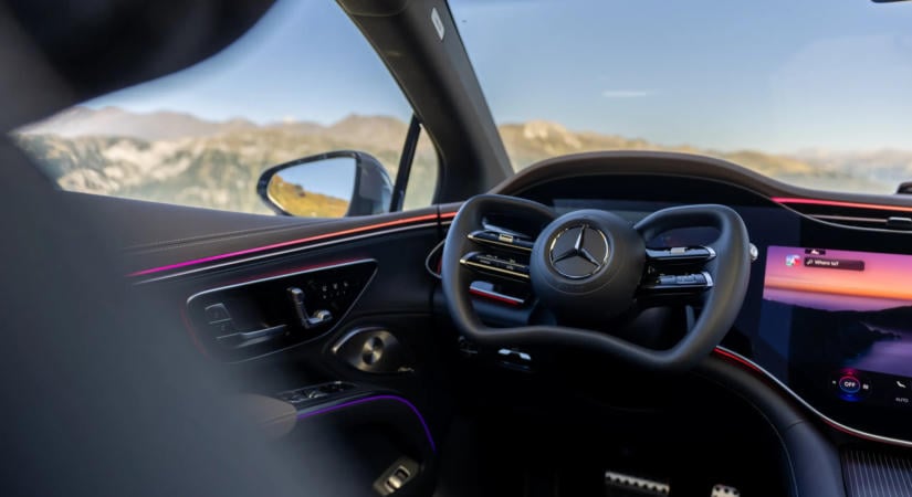 Közel 1,2 milliót kér a Mercedes ezért a kormányért! Mutatjuk, miért!
