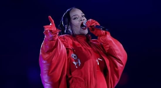 Rihanna készül valamire