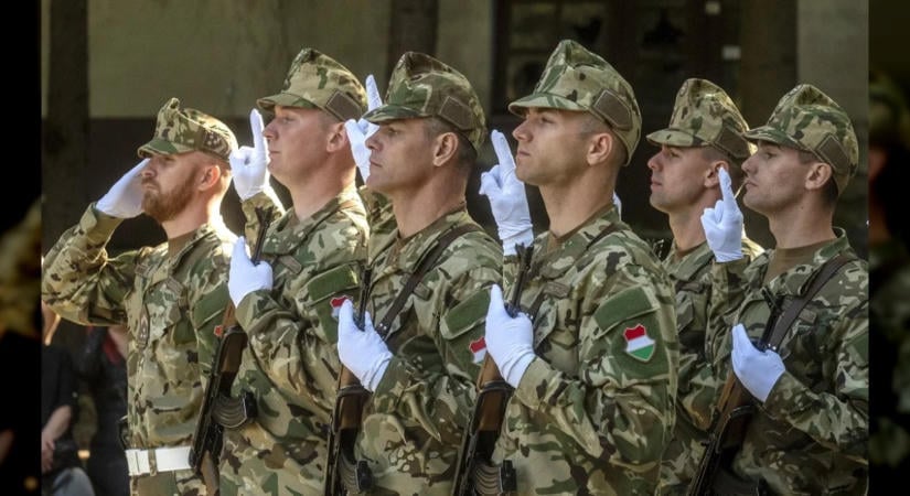 Salgótarjánban tettek ünnepélyes katonai esküt az MH 3. Krause Lajos Területvédelmi Ezred újoncai