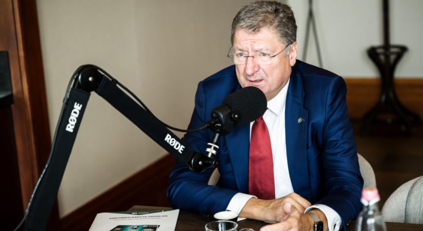 Parragh László: "Ne támogassatok egy senkiházit, egy fehér galléros bűnözőt"