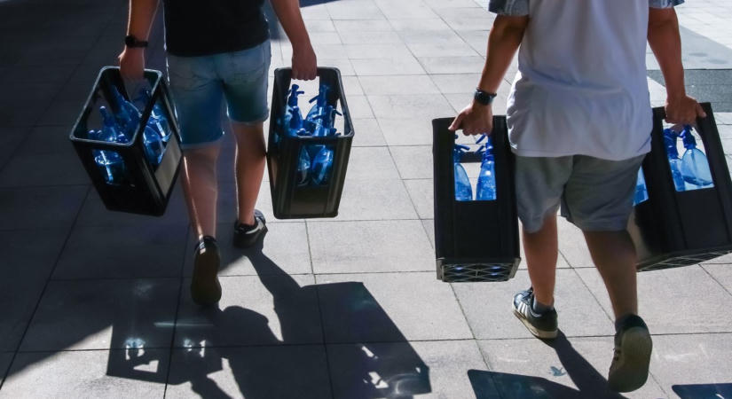 Drámai vészhelyzet az országban: akadozik a vízellátás, rogyadoznak a kórházi klímák, teljes a készültség Pakson