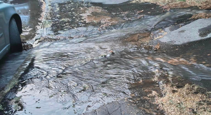 Csőtörés történt Egerben, vízhiányra kell számítani a Remenyik utcában