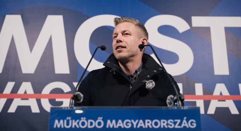 Pécsen folytatja országjárását Magyar Péter