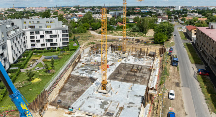 Hibrid gépészettel, előregyártott elemekkel és LEAN szervezéssel zajlik a Somfa Liget lakópark VIII. ütemének kivitelezése