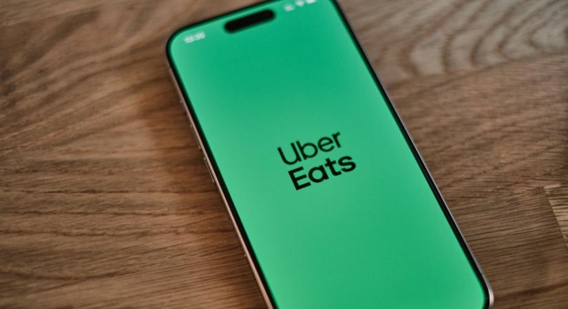 Felforgathatja a magyar ételfutár-piacot az Uber terve
